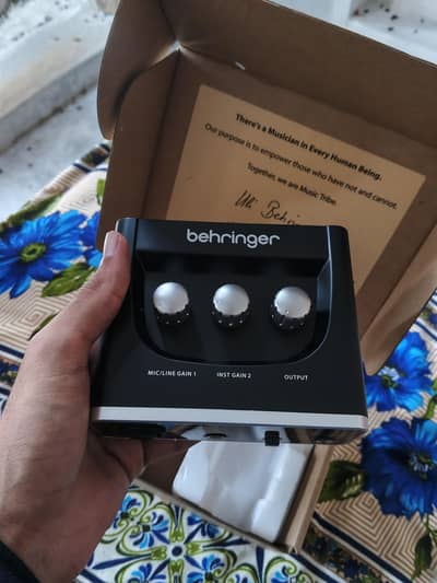 Behringer U-Phoria UM2 USB Audio Interface