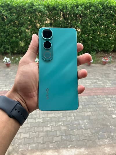 vivo v50 lite 8/256full box 10/10 under warranty