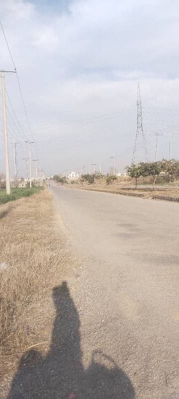 7 Marla Service Road Plot