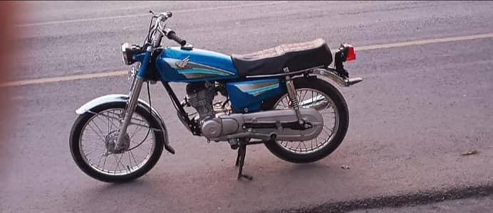 Honda bike 125 cc urgent for sale model 2004