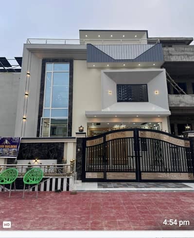 10 Marla Ideally Located Brand New House