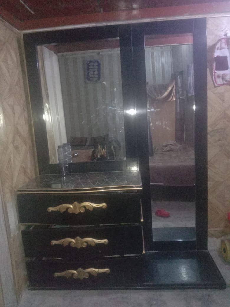 Dressing table 3