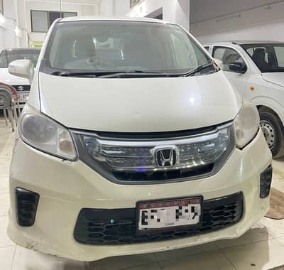 Toyota vitz 2012 registered 2016