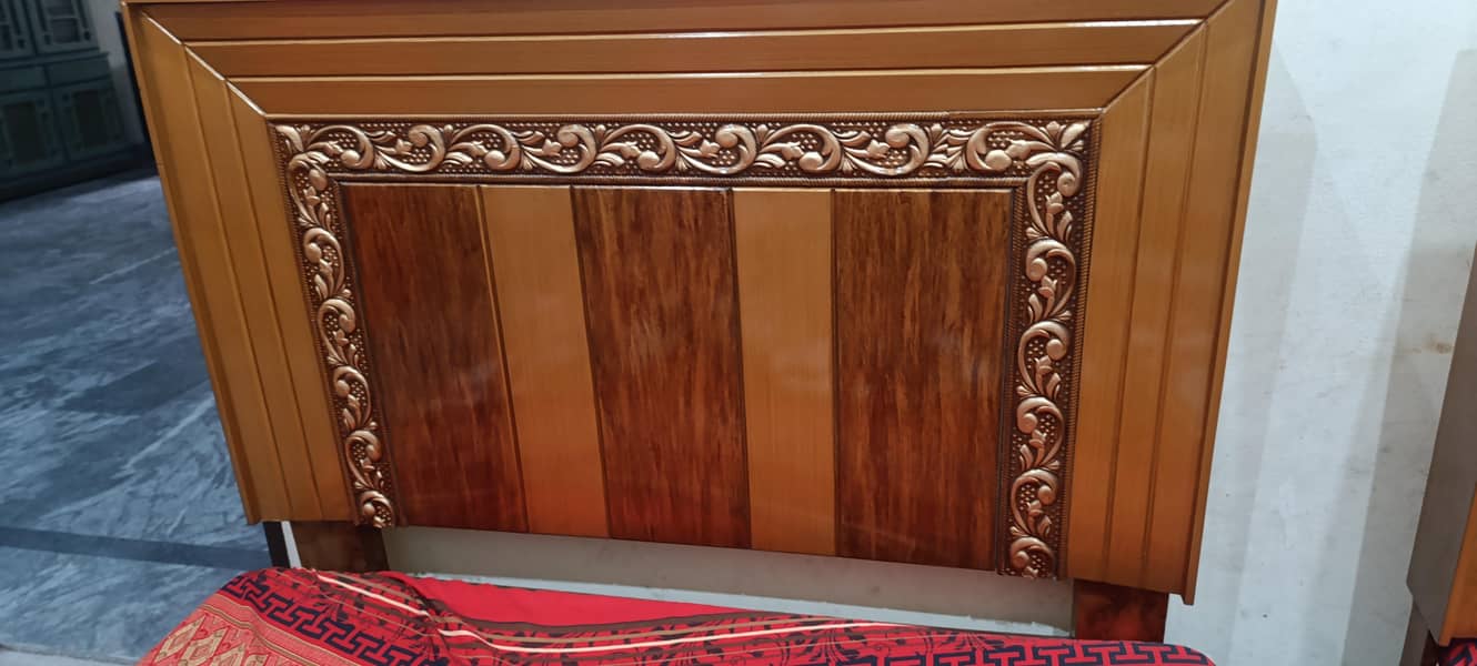 single bed without matteress 1