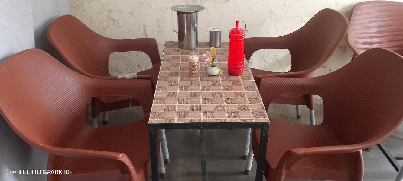 ارجنٹ برائے فروخت 12 کرسیاں 3 سٹیل ٹیبل 2