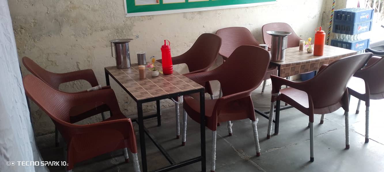 ارجنٹ برائے فروخت 12 کرسیاں 3 سٹیل ٹیبل 3