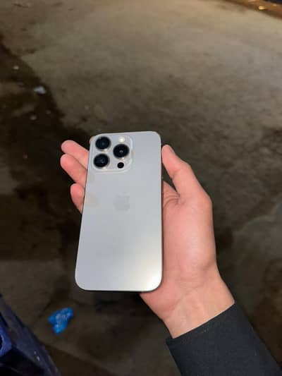 iPhone 15 pro 128 gb (jv)