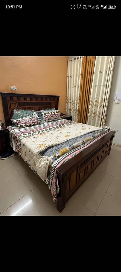 dubble bed with mattress 2 side table