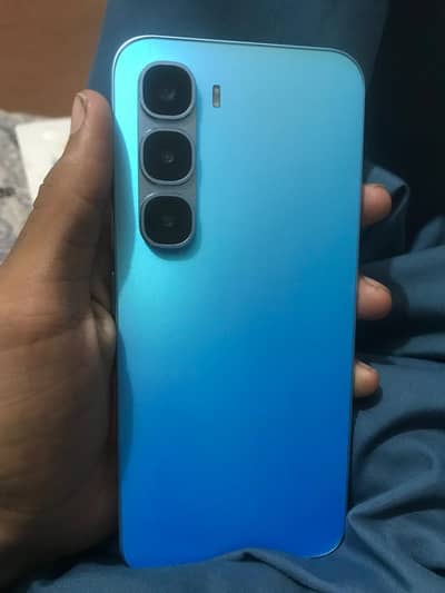 Infinix hot 60 pro full box and charger