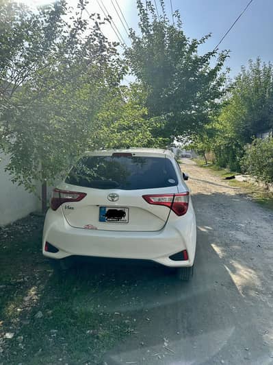 Toyota Vitz 1.0F Safety Edition III