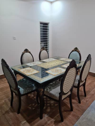 6 Seater Dinning Table