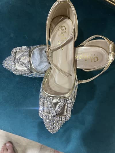 Ladies fancy Golden Sandals Globe brand new