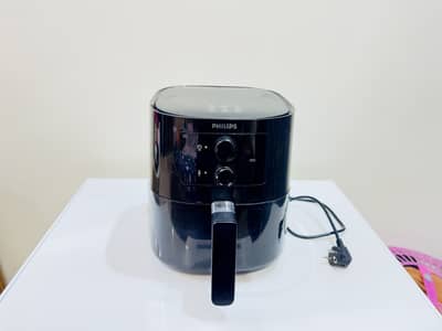 Philips Air-fryer 4.1  Litre Very Less Used like Brand New