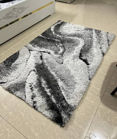 Premium Turkish Grey Shaggy Rug – 3.5x5 ft | Soft & Stylish | Like New