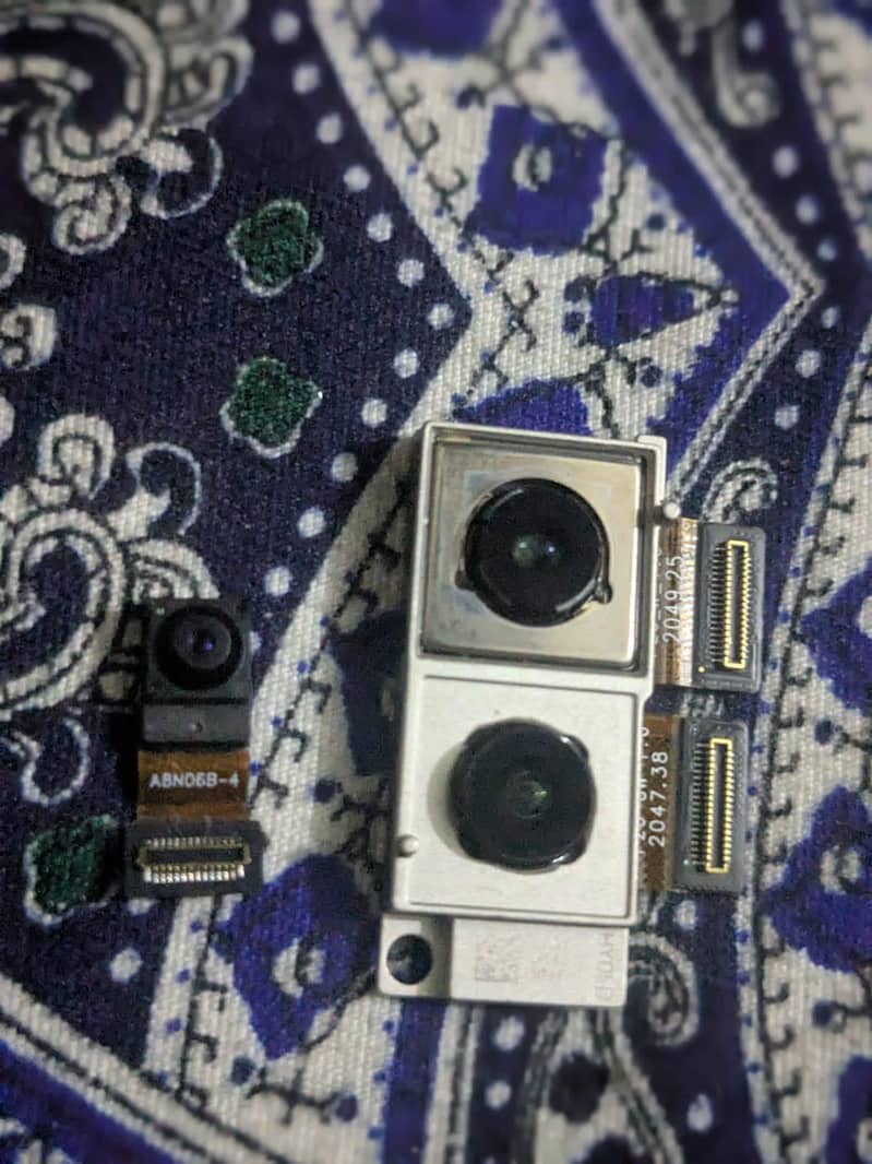 orignal pixel 5 camera both 1