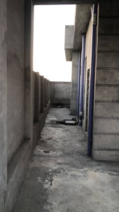 10M 1.5 story Grey Structure For Sale