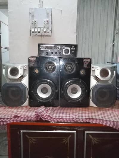 6 inch Pakistani speakers 5 inch Panasonic japani speakers and amp