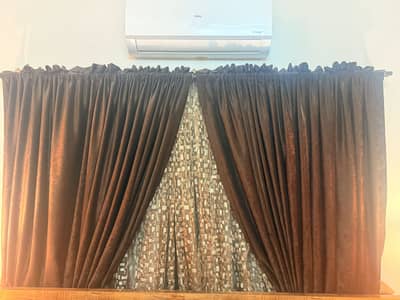 Curtain for sale 10/10 condition