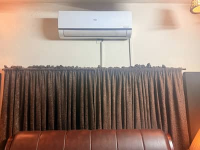 Curtain for sale 10/10 condition