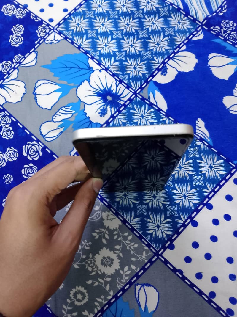 Realme 0