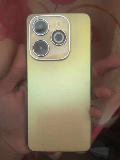 Infinix hot 40i 4+4 128 GB with box no open repair all okie family use