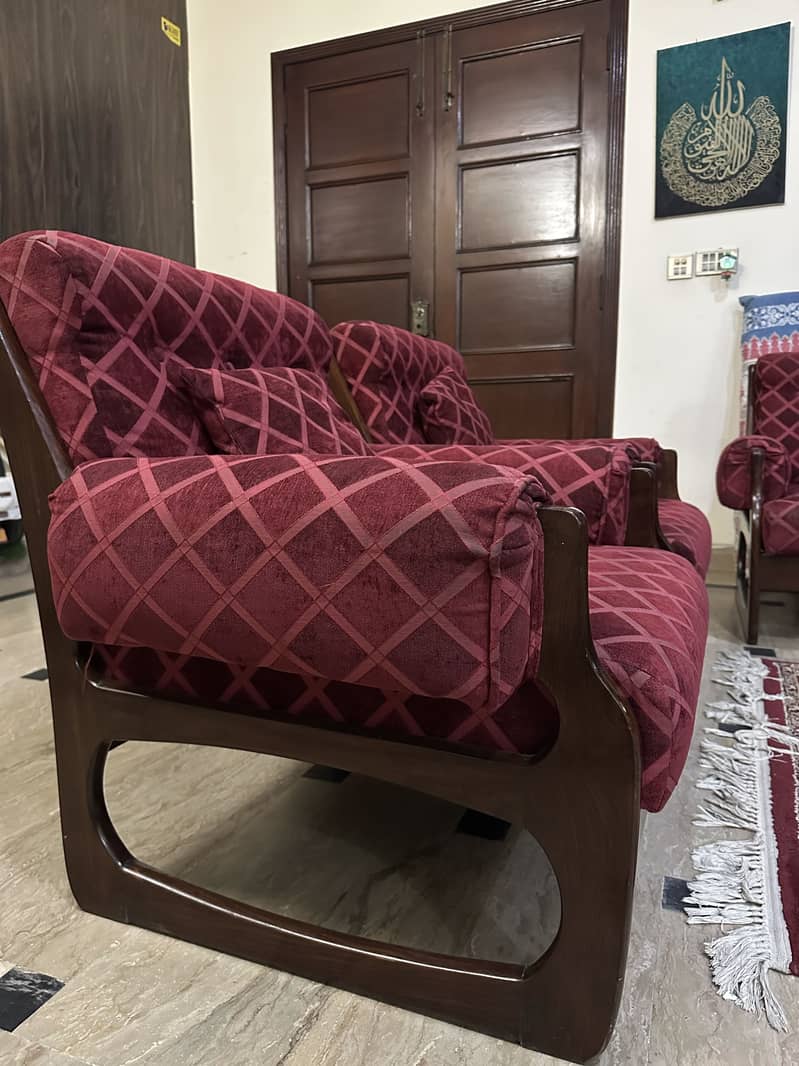 Sofa 10/10 condition 4