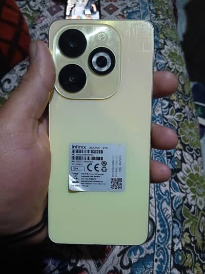 mobile sara ok ha  koi falt ni ha box bi ha set charger bi our 6ram128