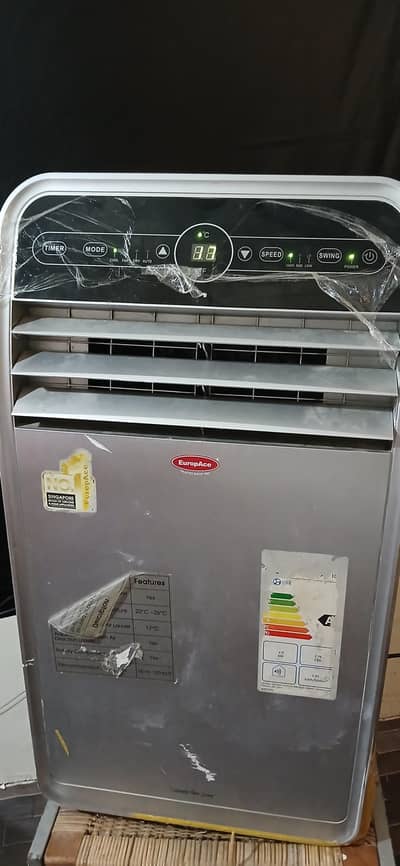 Portable Ac in good condition made in japan