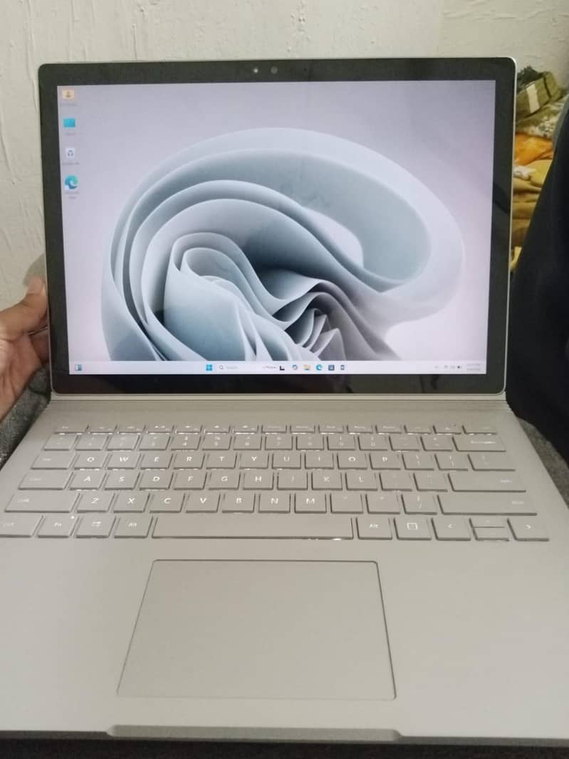 Microsoft surface book 6