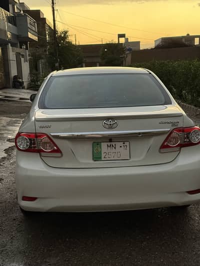 GLi 12 Model White colour