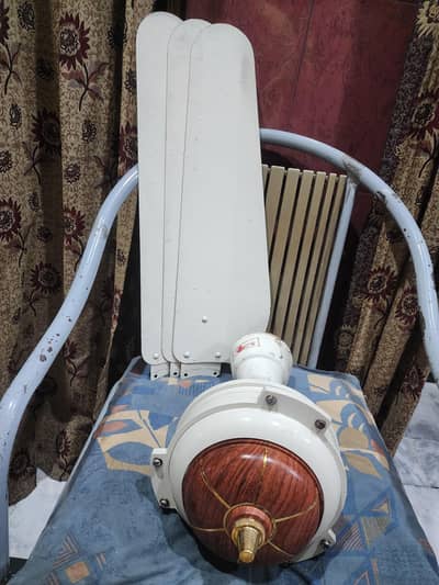 AOA ceiling fan for sale good condition 80watt