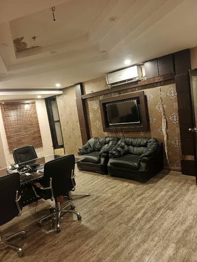 PHASE 5 NEAR 26 STREET 3 SIDE CORNER FURNISHED OFFICE FOR RENT WITH LIFT 3 SIDE CORNER WITH ROOF 24/7 ACCESS 3 WASHROOM