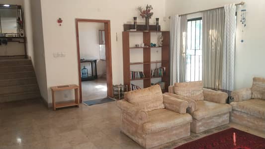 F-7 FULLY FURNISHED, Beautiful Upper Portion For Rent PROPER AND MODERN FITTINGS MARBLED AND TILED FLOORING 500 SQY 2 Spacious Bedrooms Along With 2 Attached Bathrooms