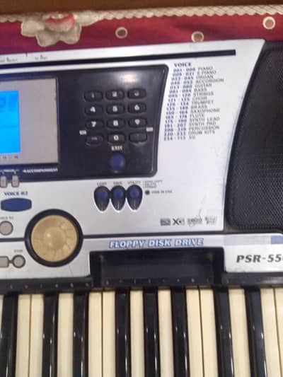 Yamaha psr550 like new
