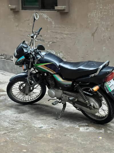 Honda Deluxe 125 Good fuel average