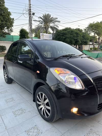 Toyota Vitz 2006/2012 (1.0) limited edition 6 air bags