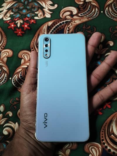 VIVO S1.6/128 GB . Original adapter Sath local cable