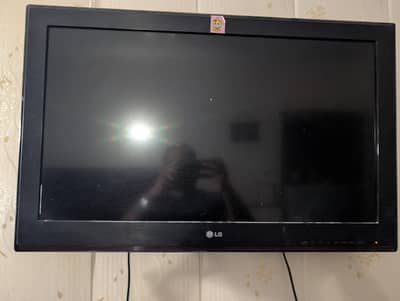 LG 32inch LCD very less used not opened or repaired