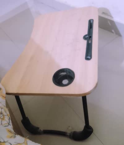 laptop coffee table