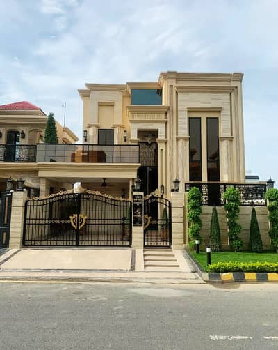 10 MARLA OWNER BUILT HOUSE ON BEAUTIFUL LOCATION AVAILABLE FOR SALE IN BAHRIA TOWN
