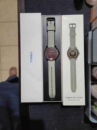 Mobvoi Ticwatch Pro 5 endure Slate brandnew with box all Accessories.