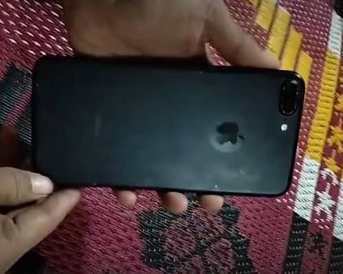 Apple iPhone 7 Plus 2