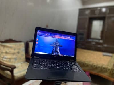 Core i5 5th generation 2.30GHz  Dell latitude E7250 8gb 128mb