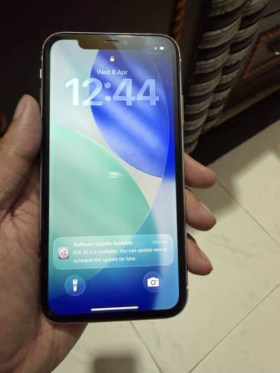 iPhone 11 128GB white colour HK Dual Physical SIM PTA Approved