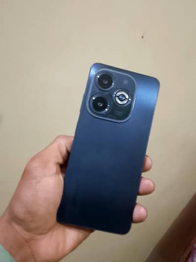 Infinix smart 8 plus 4 GB 64GB all okay saled pices hai