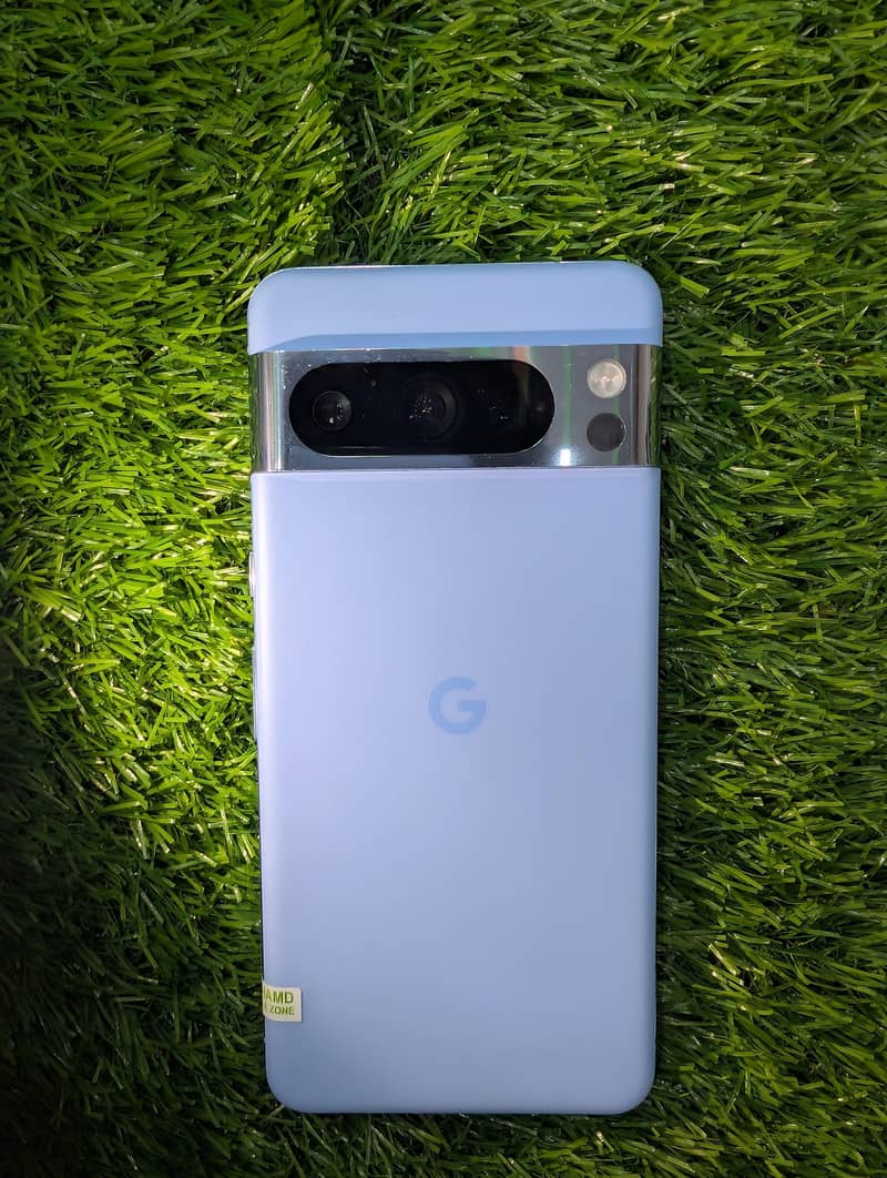 GOOGLE PIXEL 8 PRO. 0