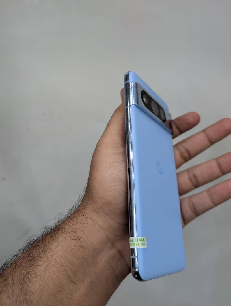 GOOGLE PIXEL 8 PRO. 3