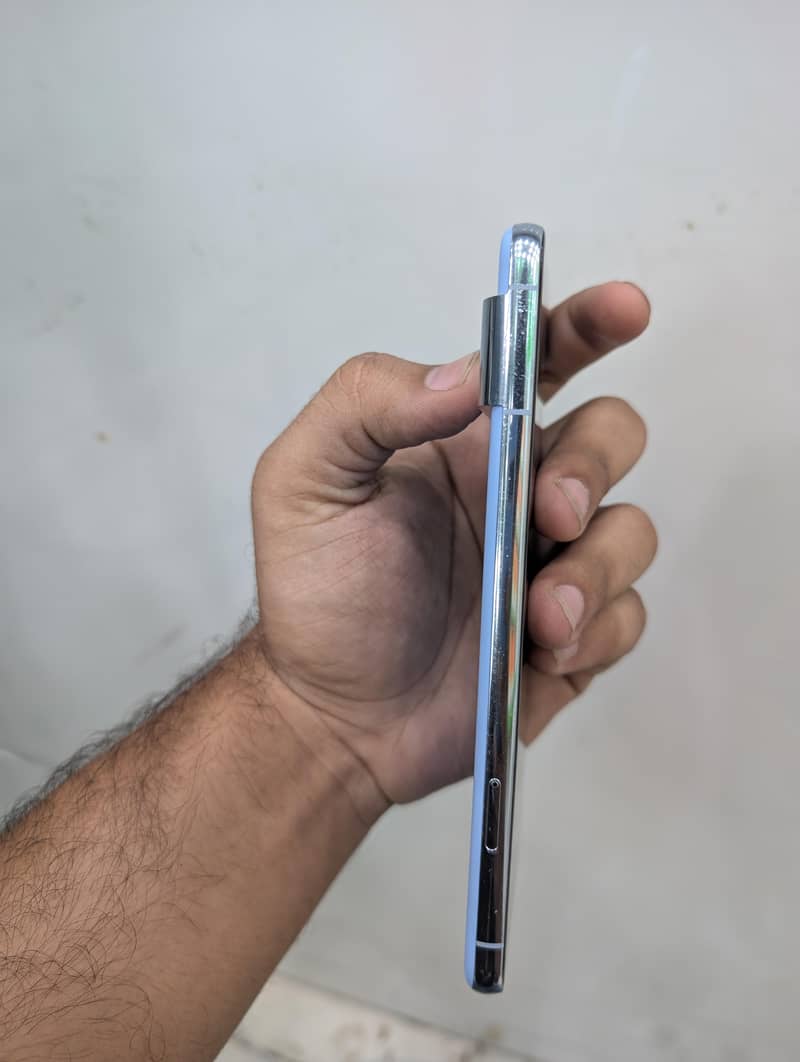 GOOGLE PIXEL 8 PRO. 4