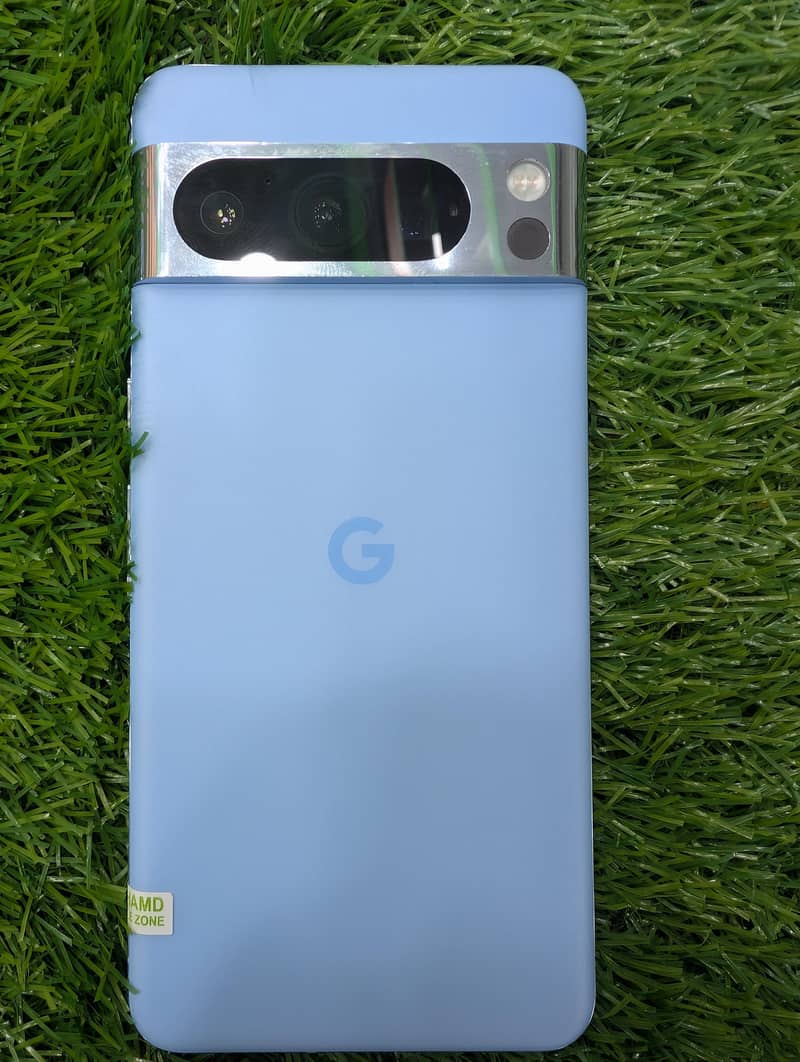 GOOGLE PIXEL 8 PRO. 6