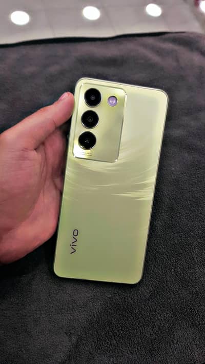 Vivo Y100 8/256 complete box panel change only Genuine pta approved